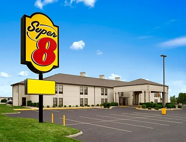 Super 8 by Wyndham Evansville North hotel detail image 1