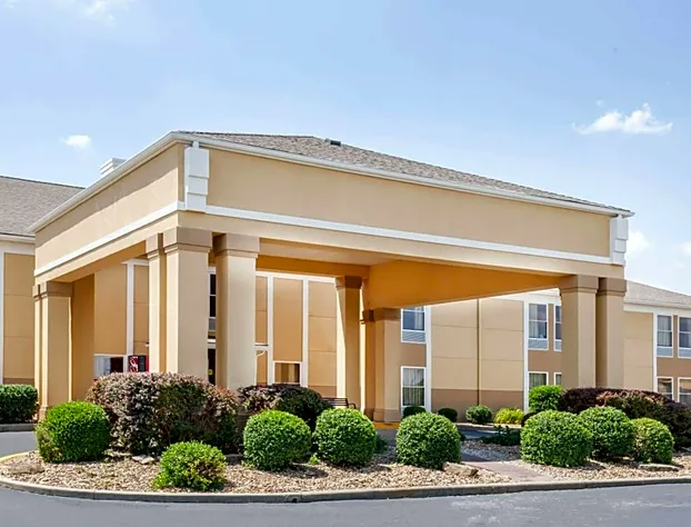 Super 8 by Wyndham Evansville North hotel detail image 3