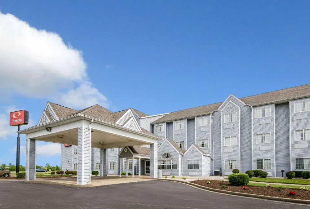 Econo Lodge Inn & Suites Evansville East hotel hero