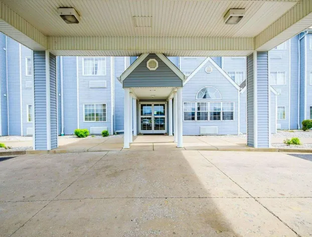 Econo Lodge Inn & Suites Evansville East hotel detail image 2