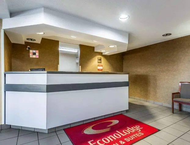 Econo Lodge Inn & Suites Evansville East hotel detail image 3