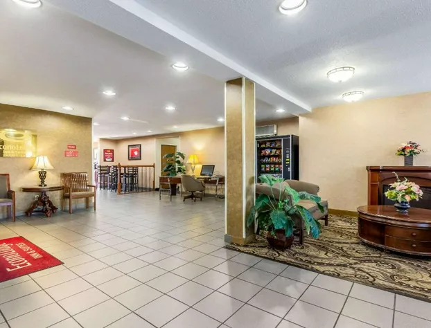 Econo Lodge Inn & Suites Evansville East hotel detail image 4