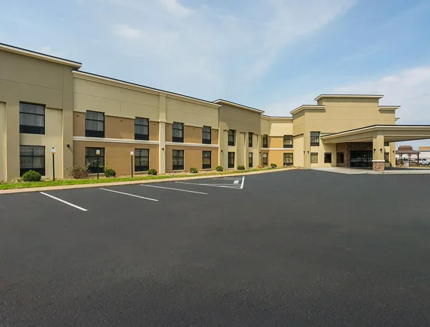 Clarion Inn & Suites Evansville Eastland Area hotel detail image 2