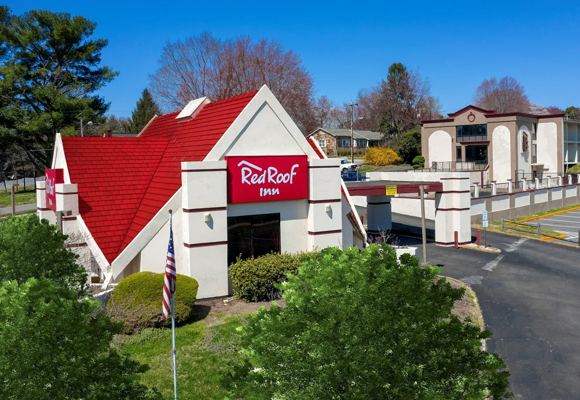 Red Roof Inn Warrenton hotel hero