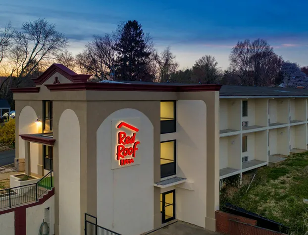 Red Roof Inn Warrenton hotel detail image 1
