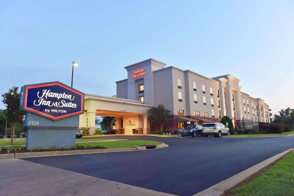 Hampton Inn & Suites Alexandria hotel hero