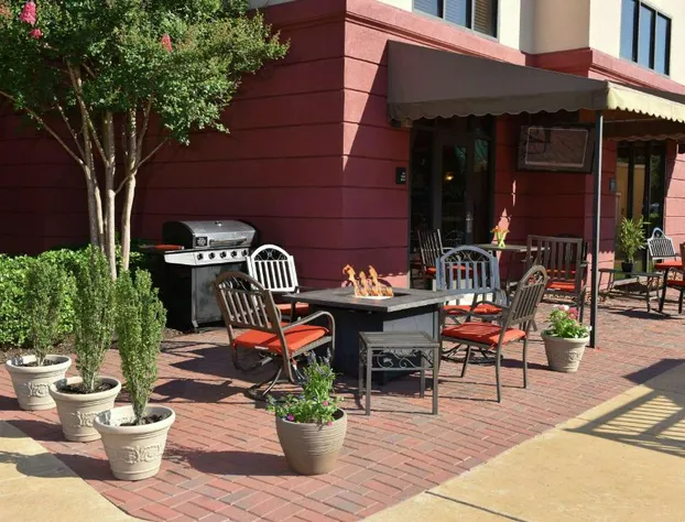 Hampton Inn & Suites Alexandria hotel detail image 2