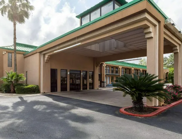 Quality Inn Alexandria hotel detail image 1