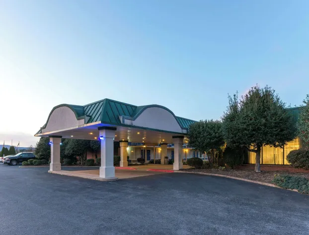 Days Inn by Wyndham Luray Shenandoah hotel detail image 1