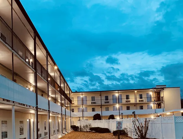 Baymont by Wyndham Front Royal Near Shenandoah National Park hotel detail image 2