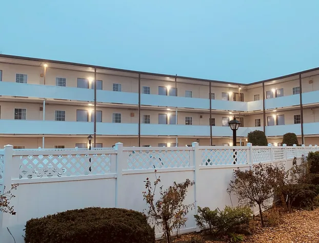 Baymont by Wyndham Front Royal Near Shenandoah National Park hotel detail image 3