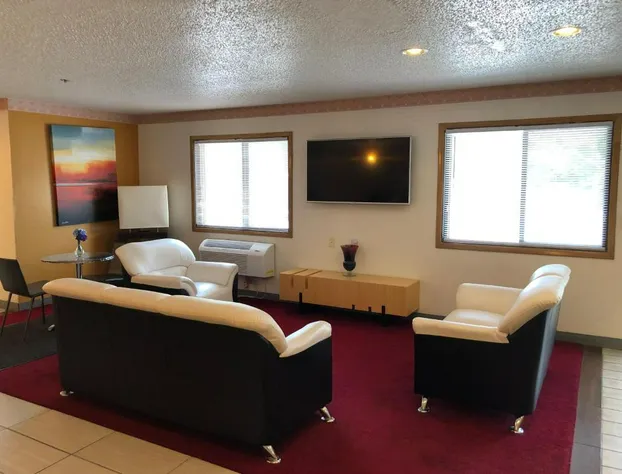 Super 8 by Wyndham Front Royal hotel detail image 3