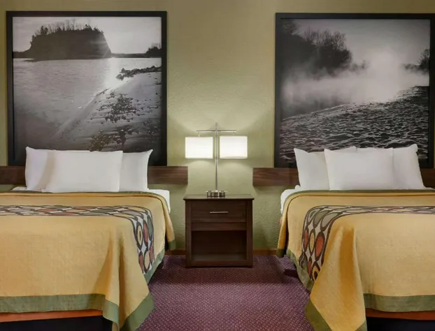 Super 8 by Wyndham Sikeston/Miner Area hotel detail image 4