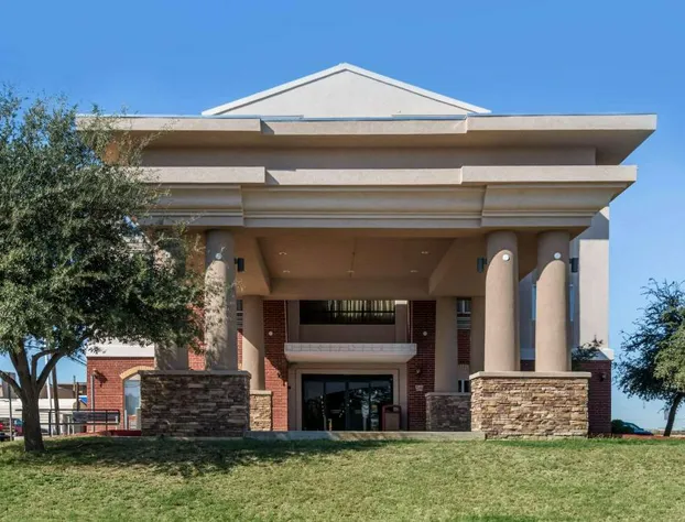 Comfort Inn & Suites hotel detail image 1