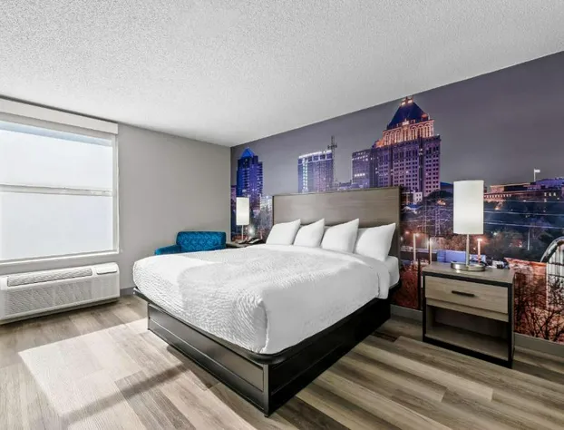 Clarion Pointe hotel detail image 4