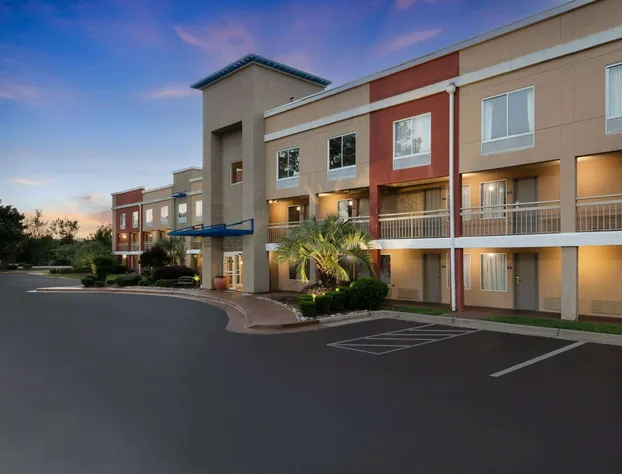 Days Inn by Wyndham Florence Near Civic Center hotel detail image 4