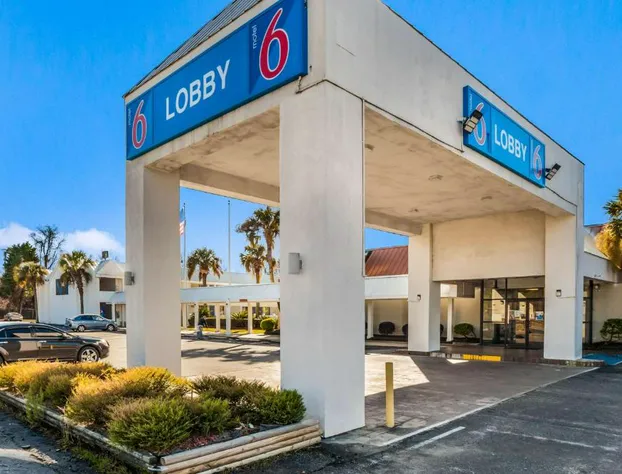 Motel 6 Florence, SC hotel detail image 1