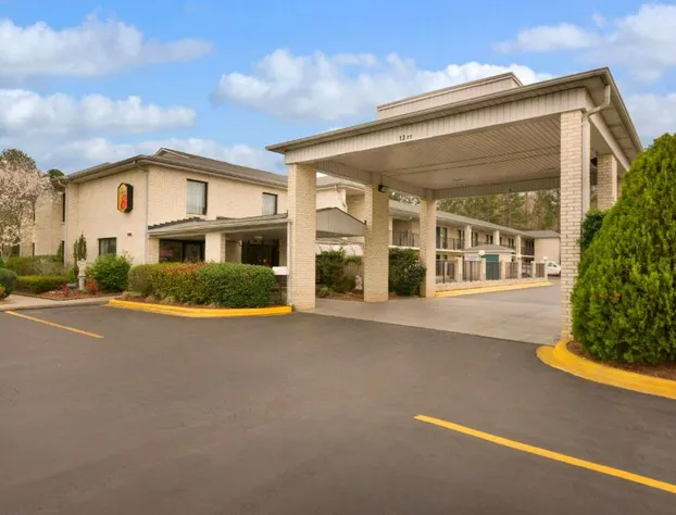 Super 8 by Wyndham Lancaster hotel detail image 1