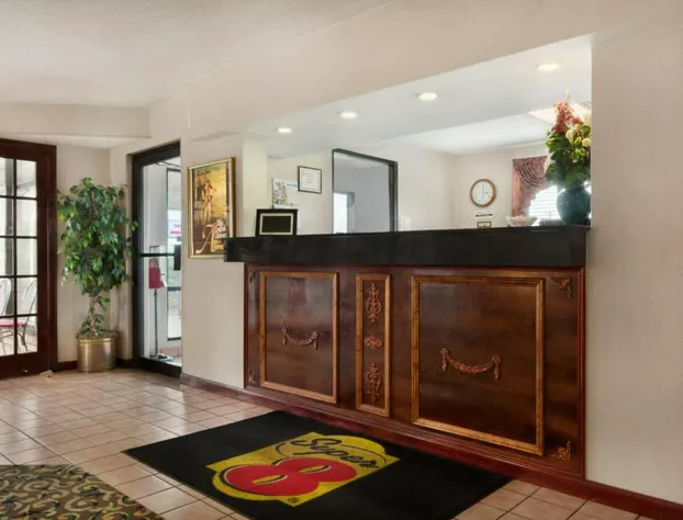 Super 8 by Wyndham Lancaster hotel detail image 2