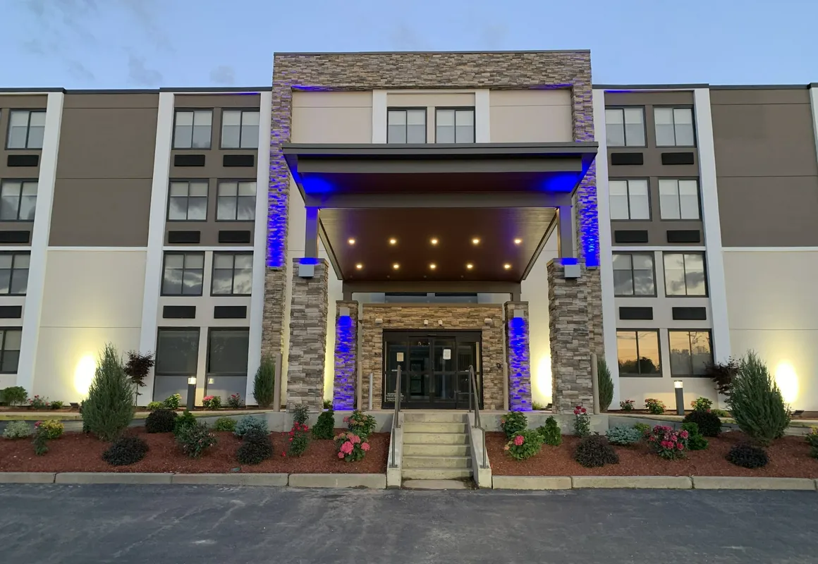 Holiday Inn Express Fall River North by IHG hotel hero