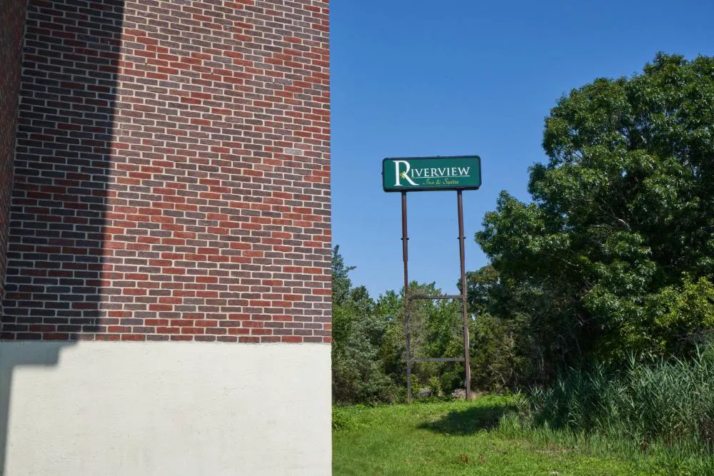 Riverview Inn & Suites hotel hero