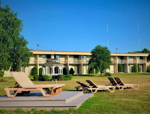 Riverview Inn & Suites hotel detail image 1