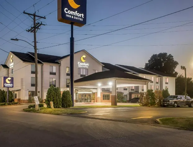 Comfort Inn & Suites Sikeston I-55 hotel detail image 1