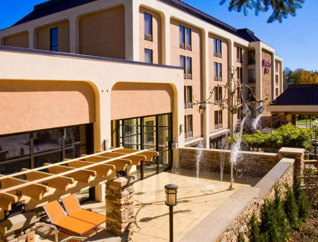 Hampton Inn Wheeling hotel detail image 1