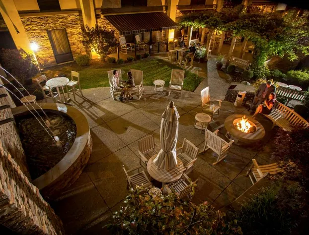 Hampton Inn Wheeling hotel detail image 3