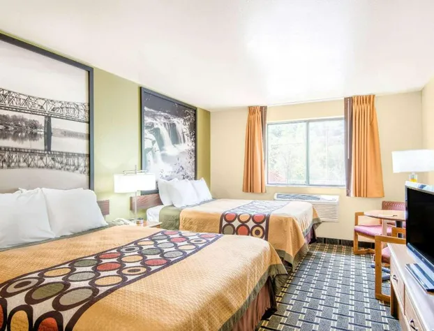 Super 8 by Wyndham Wheeling WV hotel detail image 3