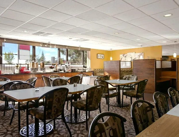Ramada by Wyndham Lethbridge hotel detail image 2