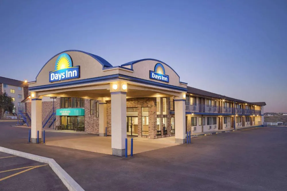 Days Inn by Wyndham Lethbridge hotel hero