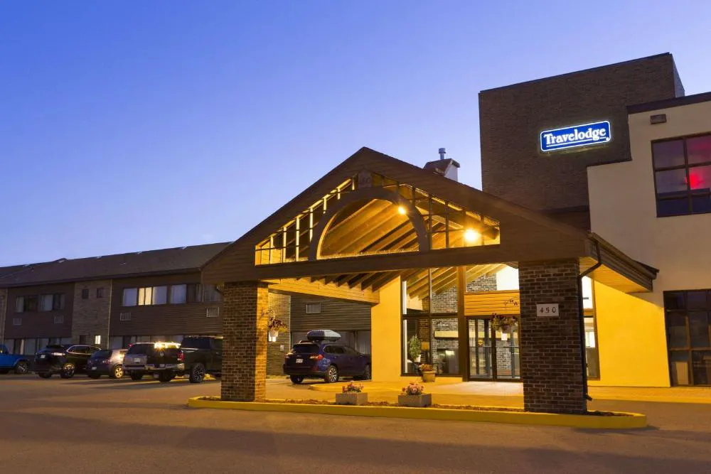 Travelodge by Wyndham Thunder Bay hotel hero