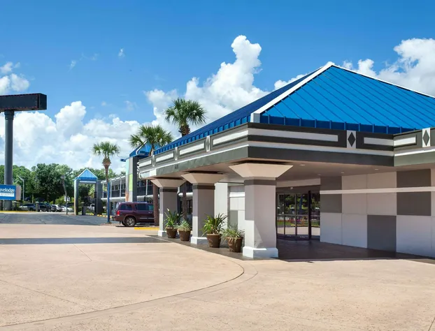 Travelodge by Wyndham Deltona hotel detail image 1