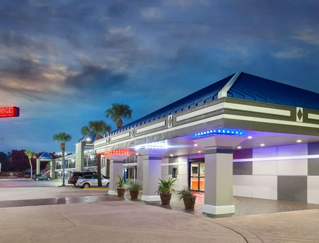 Travelodge by Wyndham Deltona hotel detail image 2