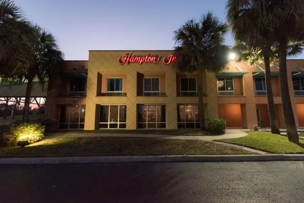 Hampton Inn Brooksville Dade hotel hero
