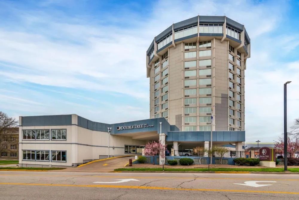 DoubleTree by Hilton Hotel Jefferson City hotel hero