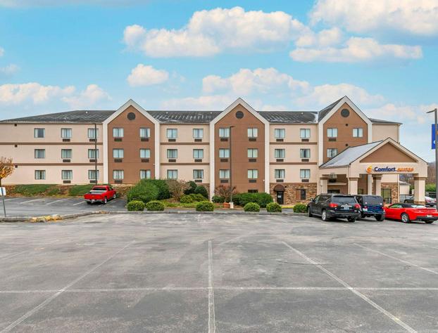 Comfort Suites Johnson City near University hotel detail image 3