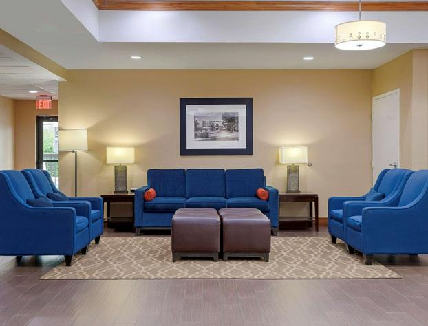 Comfort Suites Johnson City near University hotel detail image 4