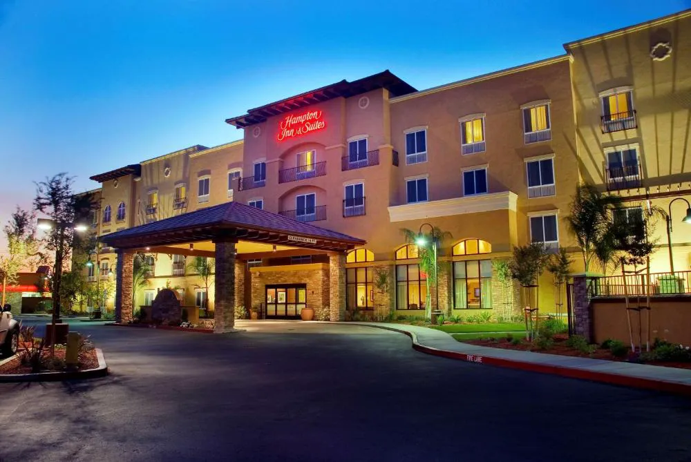 Hampton Inn & Suites Lodi hotel hero