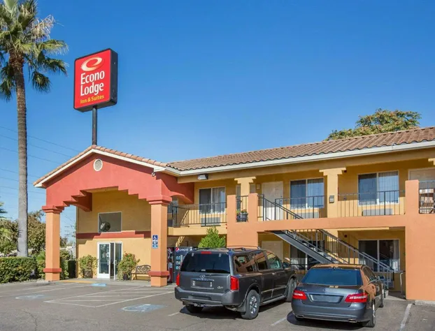Econo Lodge Inn & Suites Lodi - Wine Country Area hotel detail image 1