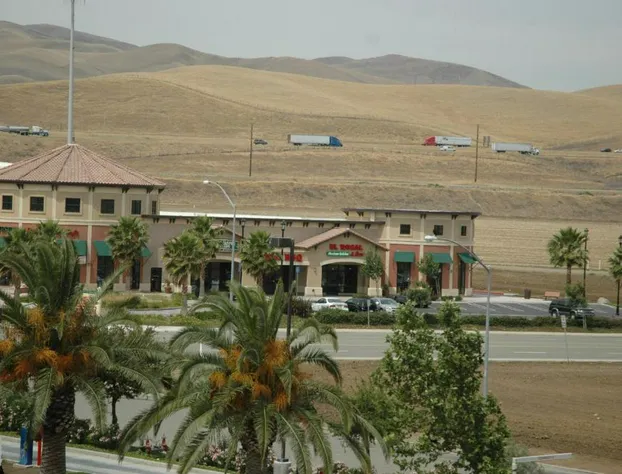 Best Western Plus Villa Del Lago Inn Patterson hotel detail image 1