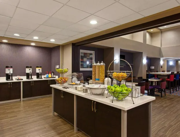 Hampton Inn & Suites Merced hotel detail image 3