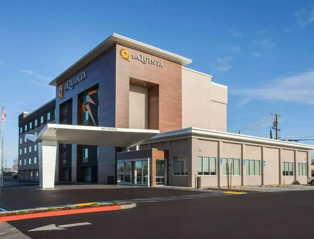 La Quinta Inn & Suites by Wyndham Madera hotel detail image 2