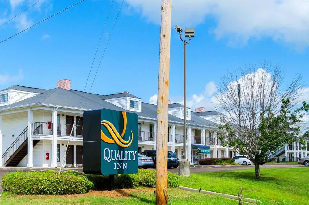 Quality Inn Vicksburg hotel hero