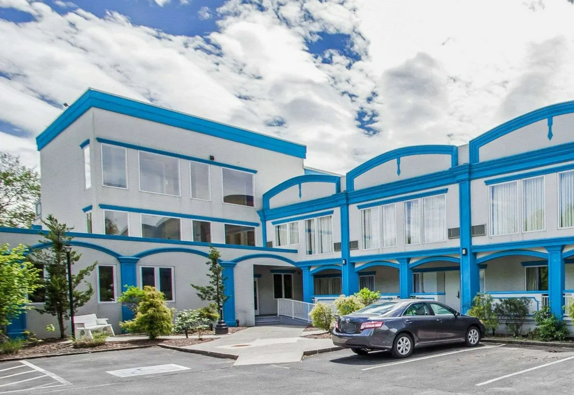 Econo Lodge Inn & Suites Old Saybrook Westbrook hotel hero