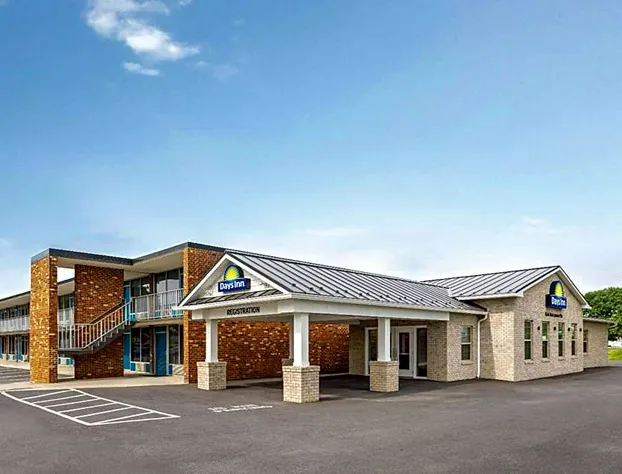 Days Inn by Wyndham Frederick hotel detail image 1