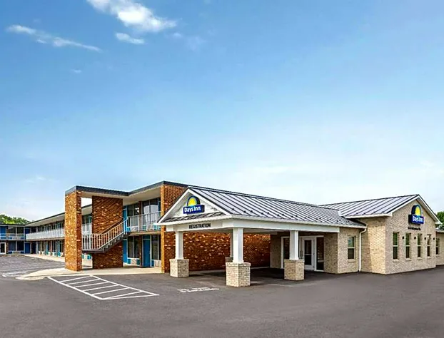 Days Inn by Wyndham Frederick hotel detail image 3