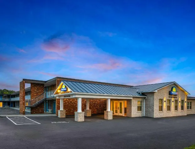 Days Inn by Wyndham Frederick hotel detail image 1