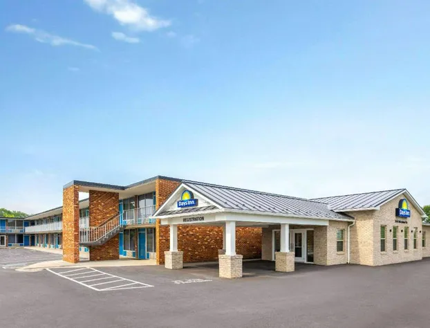 Days Inn by Wyndham Frederick hotel detail image 3